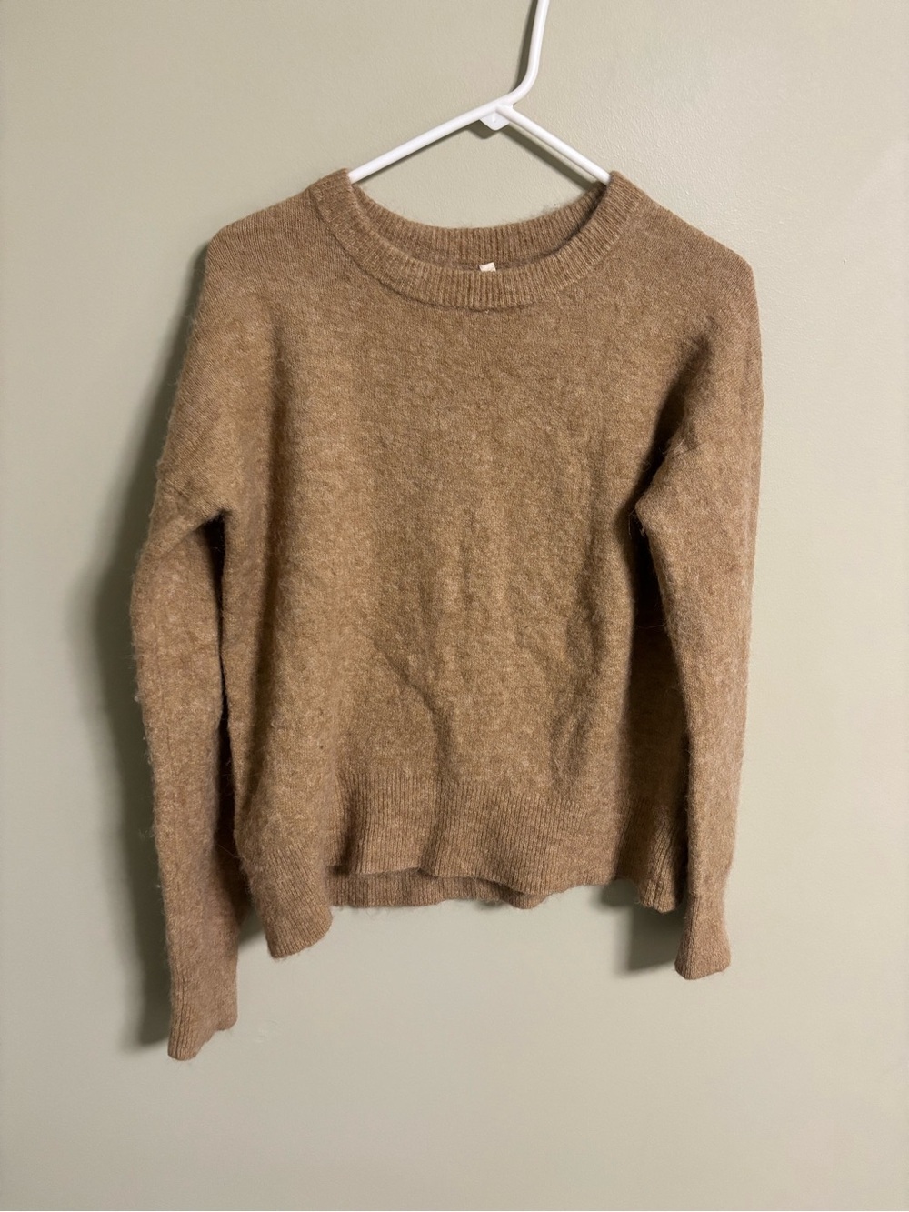 Aritzia Babaton The Group Thurlow Sweater Alpaca Wool Womens Size XS Tan Fuzzy